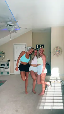 favsssss @mamalama000 @jess’s_spam #foryoupage #fyp #viralvideo #bestfreinds 