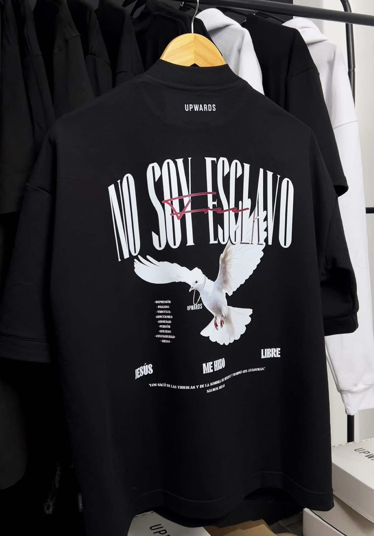 Aquí tenemos los códigos celestiales✝️🔥🆙 . Si eres de los verdaderos✝️ Upwards debes tener❤️‍🔥🔥 . Pregunta por tu prenda favorita🤭 . #ropacristiana #modacristiana