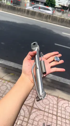 Chân chống nghiêng inox304 kèm ốc lò xo giá chỉ 119k gắn được tất cả các dòng xe #chanchongxemay #inox304 #xuhuong #xuhuongtiktok #xuhuongtiktok2024 