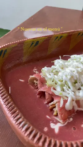 Enchiladas Rosas “VEN A PROBARLAS”😮‍💨 Tortillas rellenas de pollo bañadas en una cremosa salsa rosa hecha con amor y un toque secreto de la casa. Perfectas para curarte la cruda o consentirte sin razón. #toluca #enchiladas #comida #chilaquiles #bar #fyp #curanderia0201 #cruda #zinacantepec 