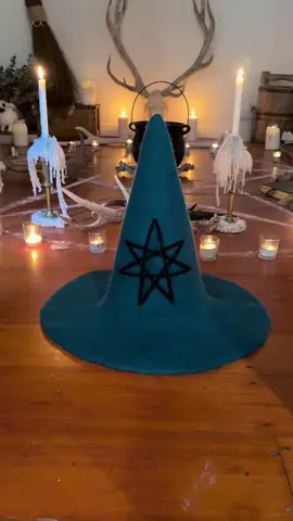 Custom order Witch hat adorned with the Faery star ✨ The Faery Star is not just a symbol, it’s a portal. Also known as the Elven Star or Septagram, this seven-pointed star holds deep magick. Each of the 7 points represents a layer of wisdom, it opens us to otherworldly realms, to fae magick, to liminal spaces where mystery lives. Seven is the number of the in-between… the crossroads… the veil. It is sacred to the fae, to dreamers, to witches who walk with one foot in this world and one in the Other. To work with the Faery Star is to open the gates. To seek truth beyond logic. To remember that magick isn’t always meant to be explained, it’s meant to be felt. ✨ It was an honour to felt this sacred symbol on this Witch hat, so if you would love me to adorn your Witch hat as well with a sacred symbol or sigil please send me a love note and I can do that for you ✨ #lostlibrary #thelostcanvas #salemal #salem #spookyseason #witchcraft #witchtok #thesatanictemple #666 #californiaadventure #satanic #satandwithkashmir #satan #illumination 