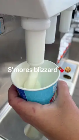 The S’mores blizzard is back for the summer!😍What’s your favorite blizzard?🤩#fyp #foryoupage #dairyqueen #DQ #icecream #smores #desert 