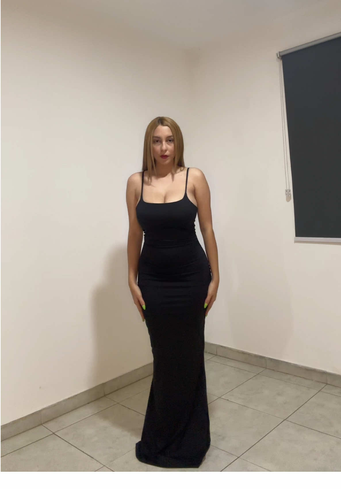 El vestido negro más bonito que encontrarás… 🥵🤌🏻 #lanadelrey #modafeminina 