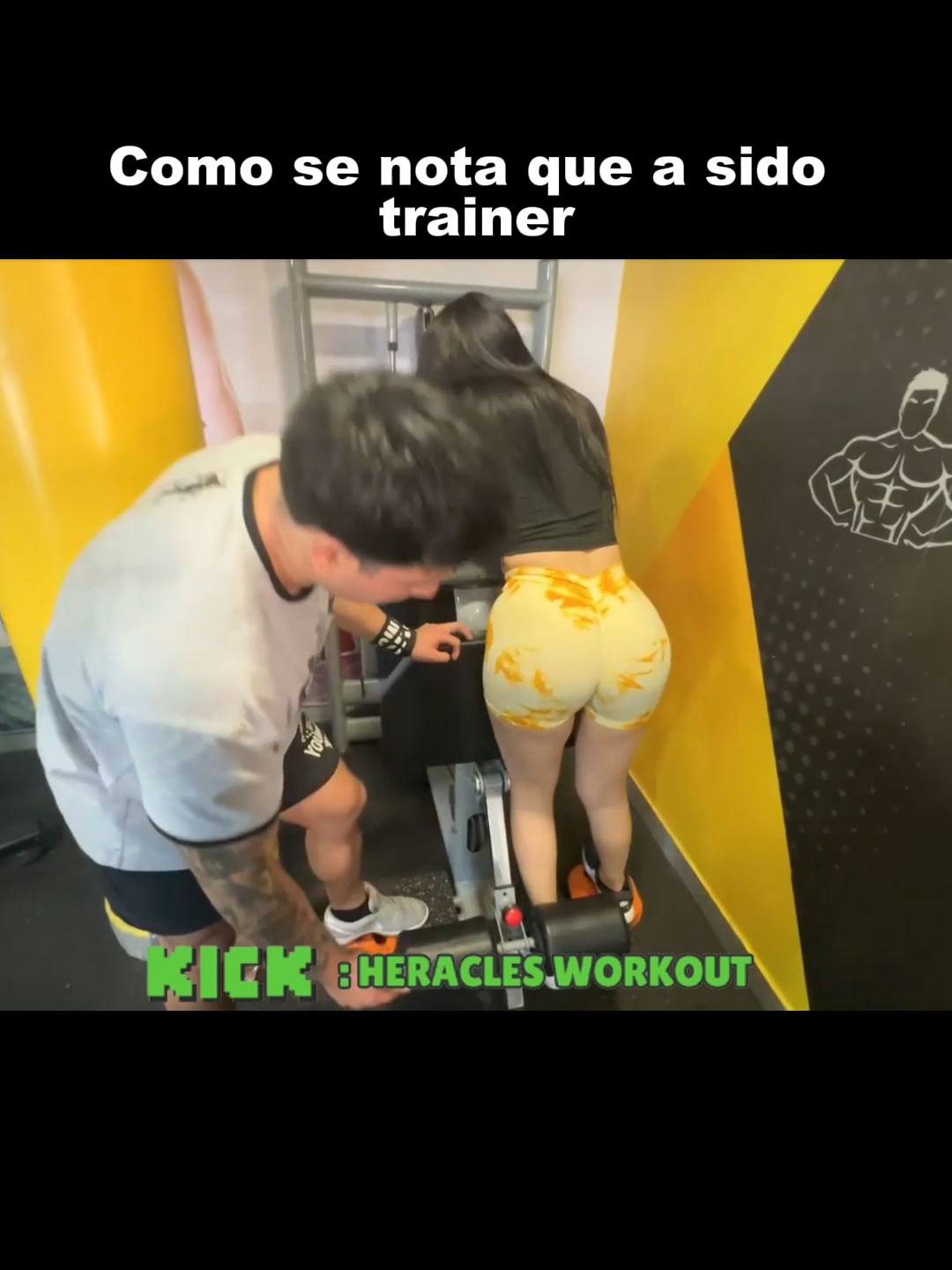 Como se le va el ojo a tu trainer XD #streaming #clipsvirales #clipviral #streamer #kickclips #heracles #kick #clips #perú #viral_video #videoviral #humor #gym #entrenamiento #irl @heracles_workout