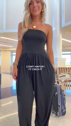 I literally feel like I'm in my pjs and have gotten so many compliments on it🤭This is the first strapless jumpsuit I haven't had to constantly tug up- the silicon grippy around the top is SO good! Wearing size S and I'm 5'9- but they have petite sizes too! @@Halara10/10💛 ##traveloutfit##roadtripoutfit##momoutfit##halara##affordablefashion##comfyclothes##easyoutfit##OOTD##airportoutfit##womensfashion
