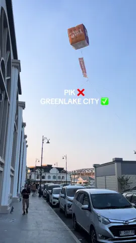 Seneng banget ada tempat nongkrong baru di greenlake city namanya LAVELA dengan konsep ala ala eropa 😍😍 #lavela #lavelagreenlake #grandlucky #grandluckygreenlake #fypage 