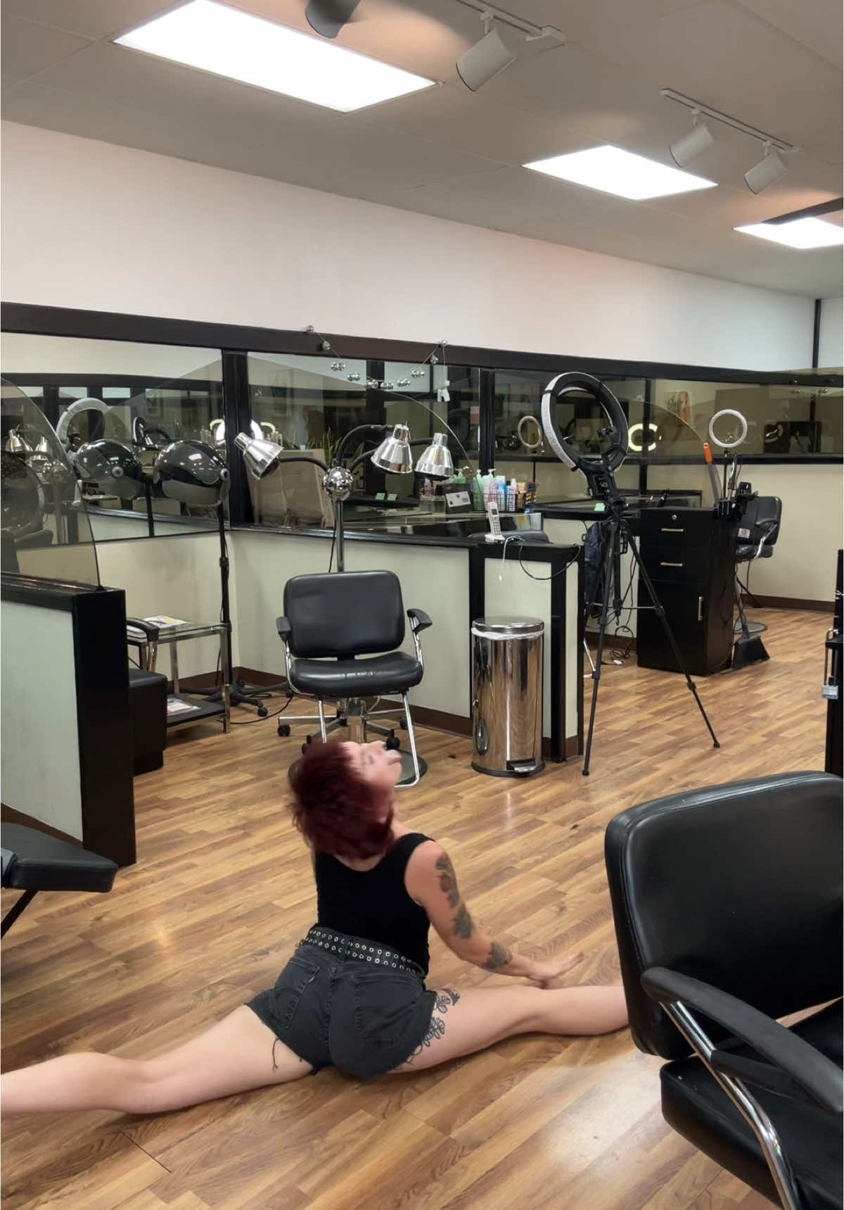hairstylists every single week be like:  #hairstylist #hairstylists #hairstylistsoftiktok #hairtiktok #hairstylisttiktok #hairtok #stylisttiktok #beautybiz #beautyindustry #cosmetology #salonworld #stylistlife 