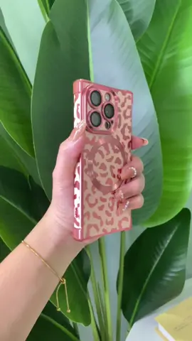 SQUARE MAGNETIC PHONE CASE.  #fypシ #fypage #fyppppppppppppppppppppppp #phonecase #iphonecase #phonecasecollection #pinkphonecases 