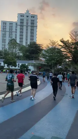 Vibes lari sore di gasibu. Seru pisan apalagi running date 🥰 #bandung  #bandungvibes  #infobandungkota  #fyp#xbcyza
