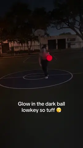Clean or travel?🤔#hooper #hoopersoftiktok #glowinthedarkbasketball #tiktokshop #basketball #fyp 
