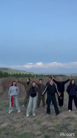 Khatiryooww #odnoosdancestudio #galgolomt #mongoliandancegroup #mongolianculture #friends #mongoliandance #dance #danceismylife #dancechallenge #dancegroup #mongoliantiktok 