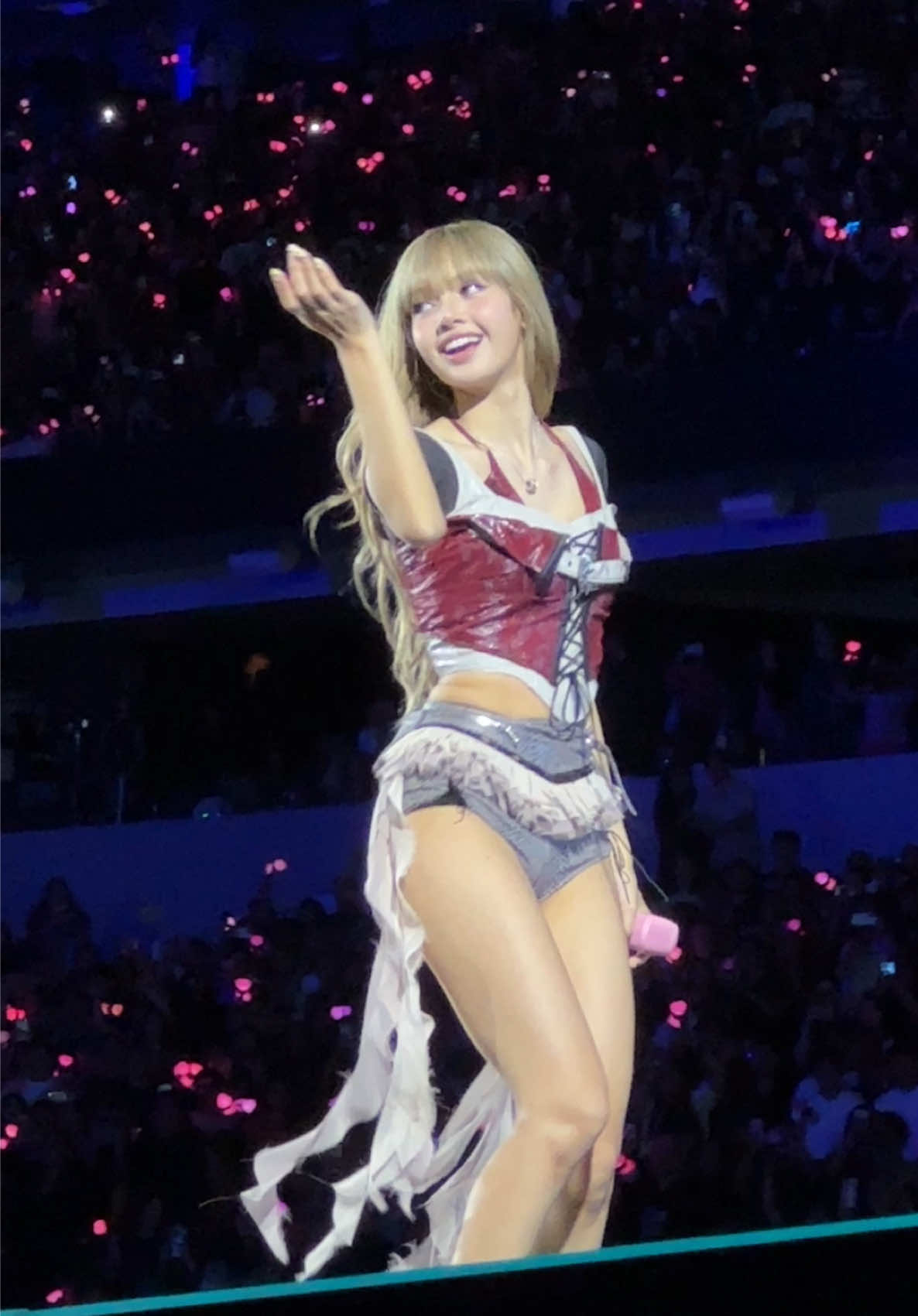 Lisa. #blackpink #blackpinkconcert #blackpinklisa #lisa 