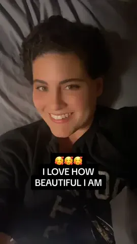 i love how i celebrate my own beauty now 🥰 #beautiful #selflove #confidence #divinefeminine 