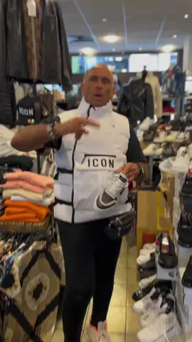 #fashionmen #mensfashion #menswear ##modahombre #mrflorence #lovepape #StreetStyle #therake #therakejapan #shooting #plazauomo #florence #blogger #streetphotography #shootermag #travel #mobilemasters #OOTD #gentleman #menstyle #Lifestyle #bespoke #sprezzatura #vintage #dapper #timelesselegance #mensfashion #menswear #pittiuomo#travel #traveling #Love #beautiful #photooftheday #instagood #happy #fun #followme #instadaily #instagram #follow #getoutside #style #germany #motivation #nature #holiday #autumn #fotografie #hessen #deutschland #nice #picoftheday #artwork #landscapephotography #photography #art ##fyp #fürdich #fashion #OOTD #styleinspo #Runway #fashionweek #trending #fashionblogger #fashioninspo #modenschau #fashiondesign #luxusfashion #menswear #womenswear #popupstore #elorafashion #jacquessarya #silversteinfashion #designlieben 