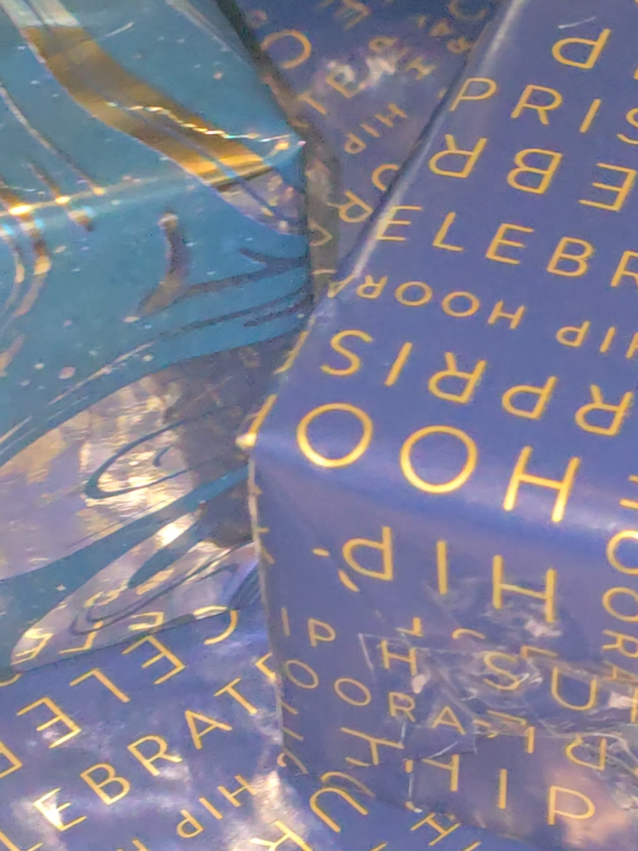 forgot to get a bday card 🤦‍♀️ #fyp #roadto1k #microinfluencer #goviral #trend #bluehair #birthday #presents #wrapping 