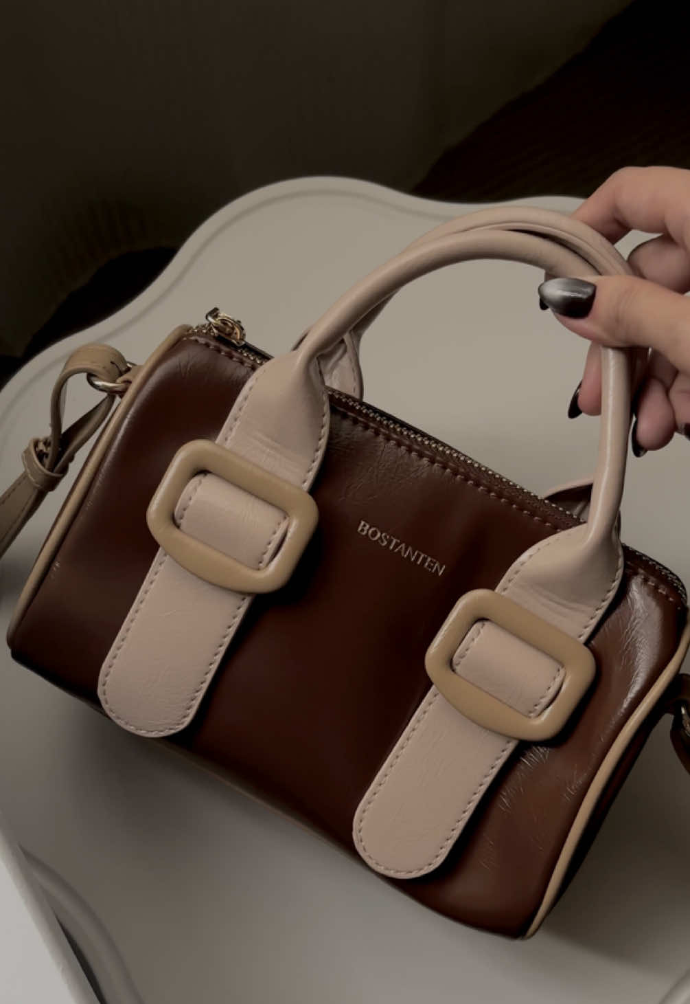 Elevating every outfit with this beauty 🤎☕️ . . . . #fyp #bostanten #shoulderbag #creatorsearchinsights #womensbag #bostantenbag #minibag 