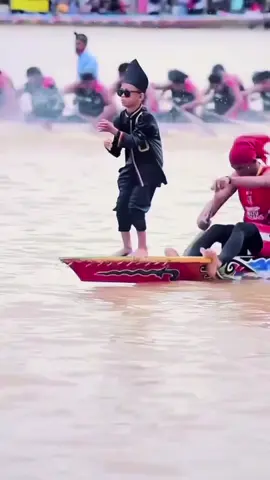 Bit late on the boat boy trend but why not 😂🛶