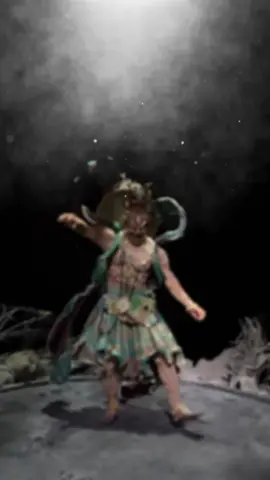 Mật Tích Kim Cang Lực Sĩ là một trong những vị hộ pháp thân cận của Đức Phật Thích Ca Mâu Ni, có nhiệm vụ bảo vệ Ngài và hàng phục ngoại đạo. Ngài thường được mô tả với hình tướng phẫn nộ, tay cầm Chày Kim Cang, tượng trưng cho khả năng chế ngự dục vọng và điều phục những điều xấu xa. 