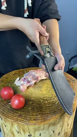 🔥 DAO NHÀ BẾP CHẶT XƯƠNG ĐẦU RỒNG – THIẾT KẾ ĐỘC LẠ, CHẶT KHỎE, CẦM CHẮC 🔥 ✅ Dao chặt gà vịt – dao thái thịt đa năng, lưỡi dày dặn, họa tiết 3D sắc nét, đầu rồng uy lực – CÓ BAO DA ĐI KÈM