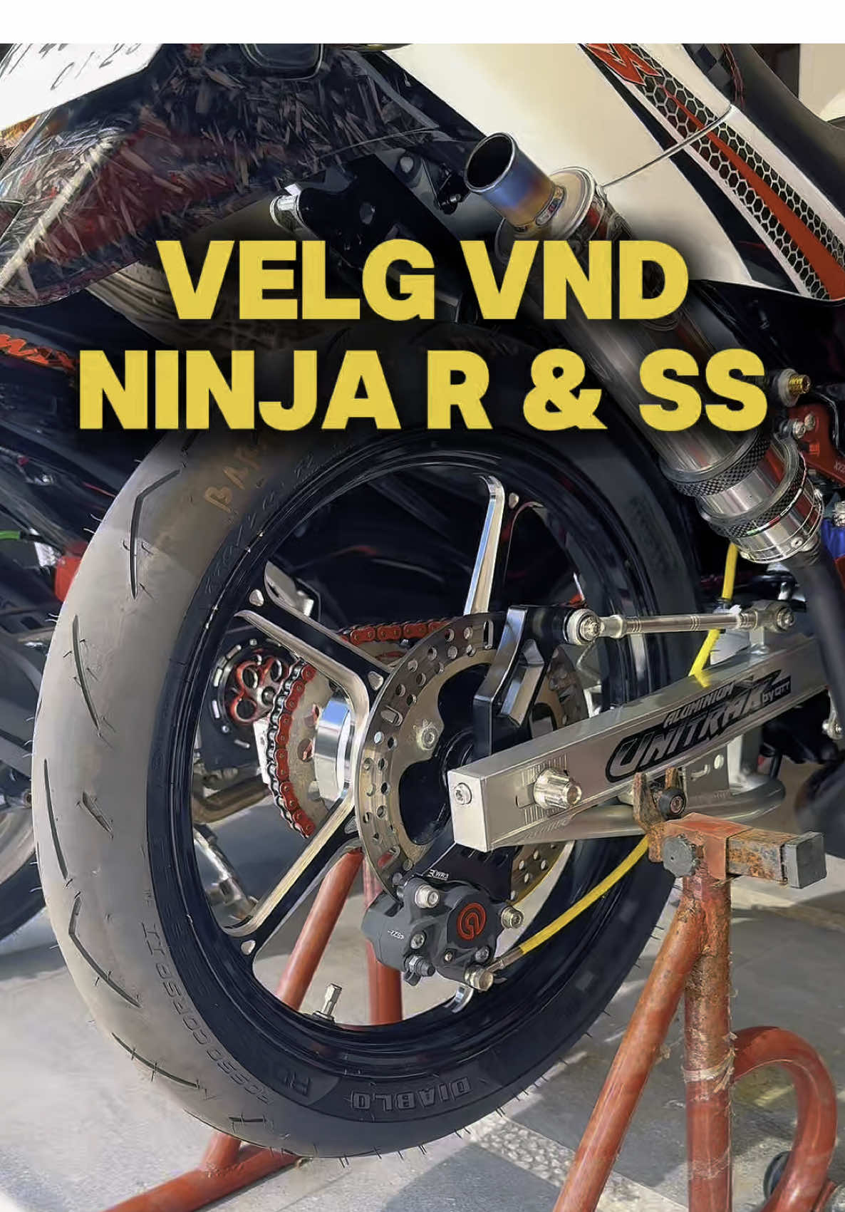 Bismillah Velg Racing VND AK55 Ring 17 untuk Kawasaki Ninja 150 R RR SS. 	•	Ukuran depan 160, belakang 185 	•	Ori VND, disc depan baut Yamaha 4 lubang 	•	PNP Ninja R/SS/RR 	•	Desain sporty dan finishing mewah 	•	Ready warna hitam 	•	Standar kualitas SNI & ISO #VelgNinja #VelgRacing #VelgVND #NinjaRR #NinjaSS #VelgMotor #AksesorisMotor #Motorsport #VelgKeren #VelgCNC #TikTokMotor #Ninja150 #NinjaModif #tiktokaffliate #semuaorang #racuntiktok 