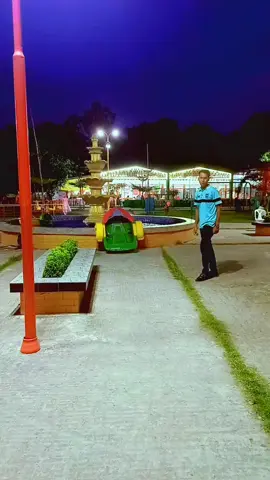 কান্দে একখান ব্যাগ ঝুলাইয়া ##