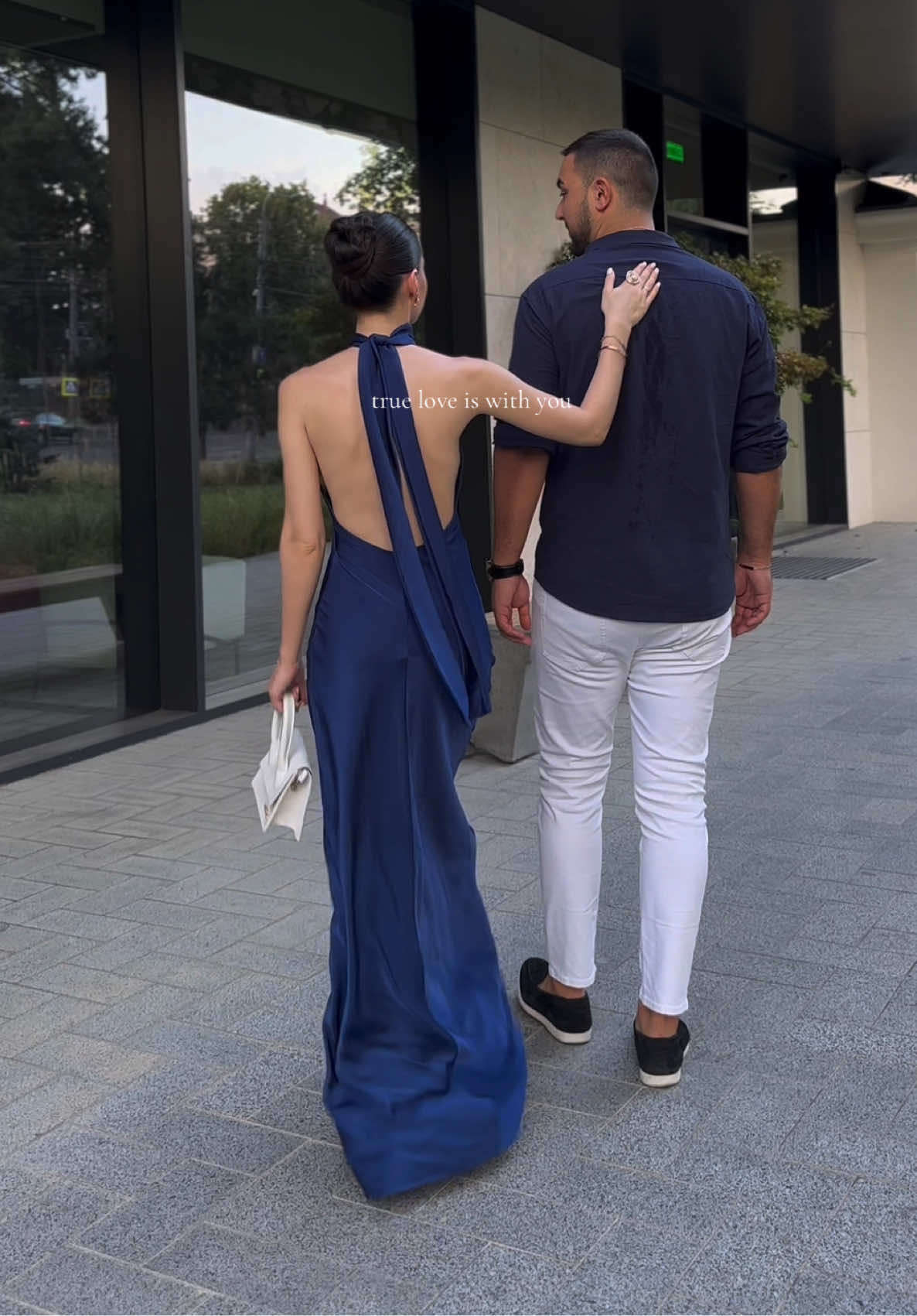 In his arms, the world disappears💙 #LoveStory #TogetherForever #JustUsTwo #PowerCouple #RealLove #PhotoOfTheDay #InLove #RelationshipGoals #EmotionalVibes #sweetmoments #CoupleGoals #LoveInTheAir #ElegantLove #TimelessMoments #ForeverUs #HoldMeTight #DancingHearts #RomanticVibes #YouAndMe #heishome 