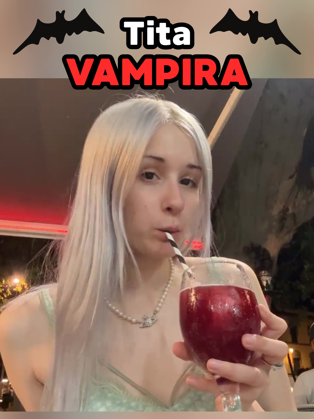 Tita Vampira • kick.com/titasama • #titasama #titabruh #kick #kickstreaming #argentina #humor #vampira #sangrefalsa #fake #tragos #madrid #irl #cena #viaje