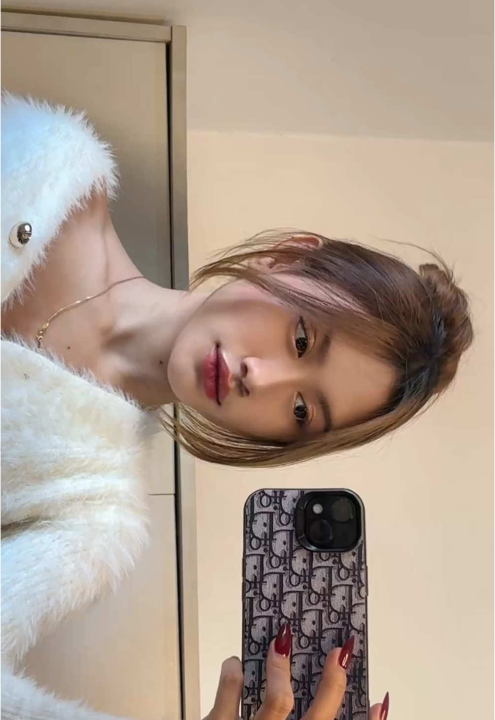 sorry but i'm cute😣