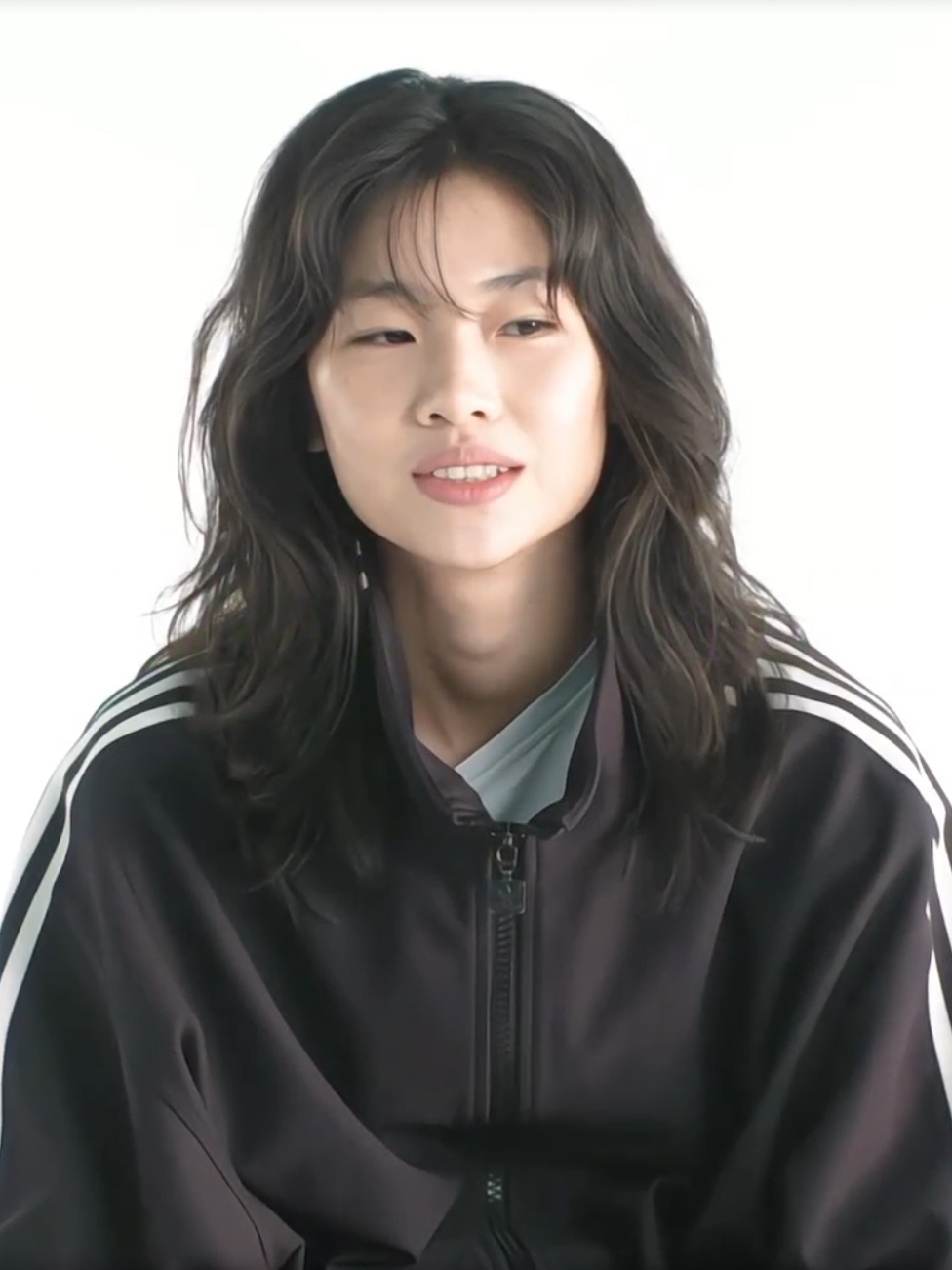 Her acting is so well in the series...  Series I used for edit: Squid Game Season 1. Showrunner Hwang Dong- hyuk.  Music: roi - videoclub (Slowed & reverb). Program I used for edit: Aftereffects 2020 & Filmora13.  Thanks for watching 😊  #hoyeonjung #hoyeon #player067 #squidgame #squidgamenetflix #netflix #frontman #player456 #filmora #aftereffects #foryou #unfreezemyaccount #plzunfrezemyaccount #editor #edits #trendingedit #korea #southkorea #northkorea #film #series #4k 