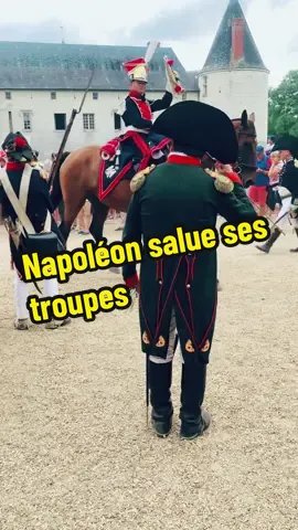 L’empereur salue le passage de la cavalerie #napoleon #napoleonbonaparte #bonaparte #empire 