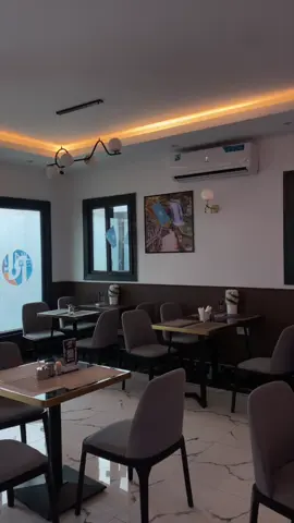 This View +  Food = Perfection 💯🫶 #somalitiktok #nilerestaurant #view #fyp 