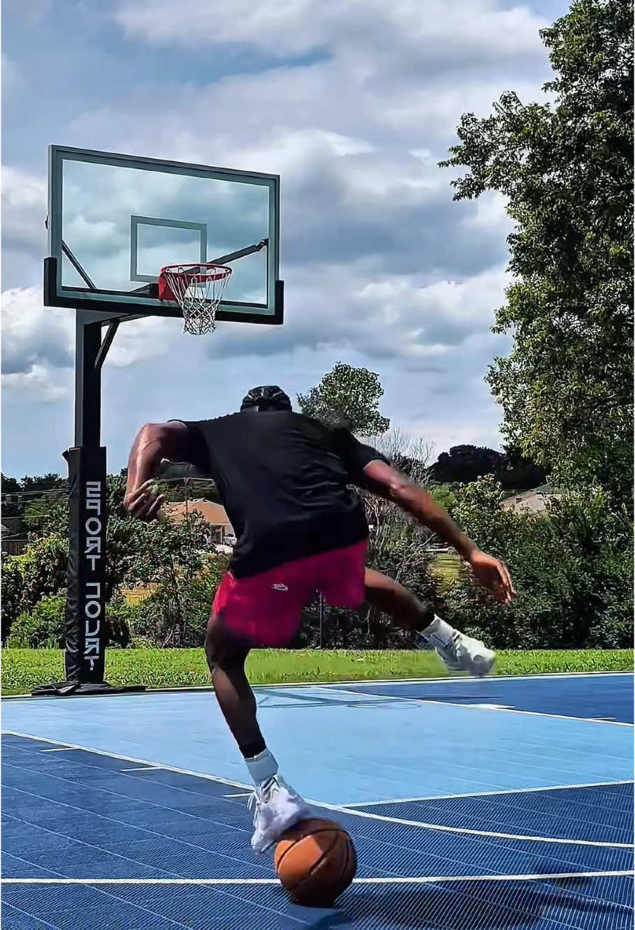 Funny basketball #funnyvideos #usaus #jumscare #prankscare #foryou #scarescam #funny #funnytiktok #prankdoll #possessed 