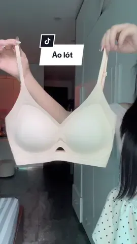 Chân ái của chị em đây nha, săn lẹ đôi cái về mặc đi ạ  #thoitrangnu #aonguc