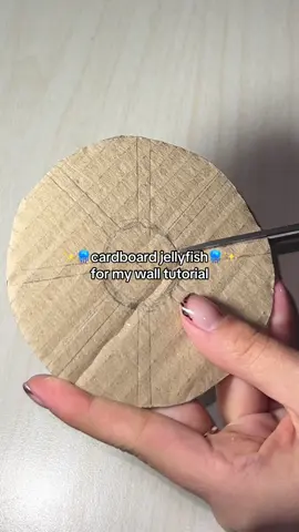 Tutorial: ✨🪼Cardboard jellyfish🪼✨ Easy craft🏝️ Cute DIY idea🪼 Best tutorial💫 Ocean creatures🫧 Room decorations🦑 Cardboard creations🪸 #jellyfish #diyjellyfish #cardboardjellyfish #ellizascraft  #seashells #seashell #cardboardseashell #cardboardseacreatures #seacreatures #oceancreatures #oceanlife #marinelife #cardboard #crafttok #craft #DIY #ocean #marine #sea #sealife #tutorial #easytutorial #creature #viral #crafter #diyideas 
