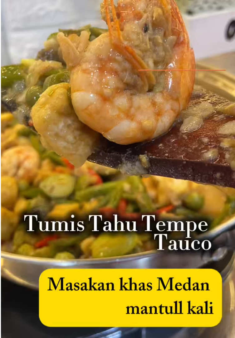 Tumis Tahu Tempe Udang Tauco 1 kotak tempe ukuran sedang ( potong dadu, goreng) 4 bh tahu (potong dadu, goreng) 7-10 ekor udang (sesuai selera) 6 btg buncis 1 bh tomat 1 btg serai 2 lbr daun salam (stokku habis) 1 jempol jahe iris  1 jempol lengkuas memarkan  1 papan petai (lebi lh juga boleh) 2 SDM TAUCO 400 ml yang agak kental 1 btg serai 1/2 sdm gula pasir penyedap rasa secukupnya  garam jika masih kurang, sebaiknya diicip dulu yaa, krn tauconya udah asin👏 15 cabe hijau iris 8 bh cane merah iris 10 bh cabe rawit hijau iris 9 siung bamer  4 siung baput #idememasak #taucomedan #tempetahutauco #tempetahutaucopedas #kulinermedan #kulinerindonesia #masakansederhana #masakannusantara #masakansederhana #masakansimpel #idememasakenak #masakanharian #fyp #masaksederhana #masakannusantara #fypppppppppppppppppppppppppppppppppppppppppppppppppppppppppppppppppppppp #masaksederhana #videoviral #masakanrumahan #menusimpel #masakanrumahan #kulinerbogor #kulinersurabaya #kulinerindonesia #khasmedan #masakanrumah #masakanindonesia 