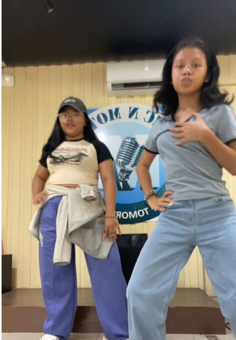 Saturday classes ✅ now we dance 🎶✨