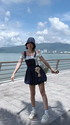 “Nhân cách em như cái ghế, khỏi phải bàn..”🐻