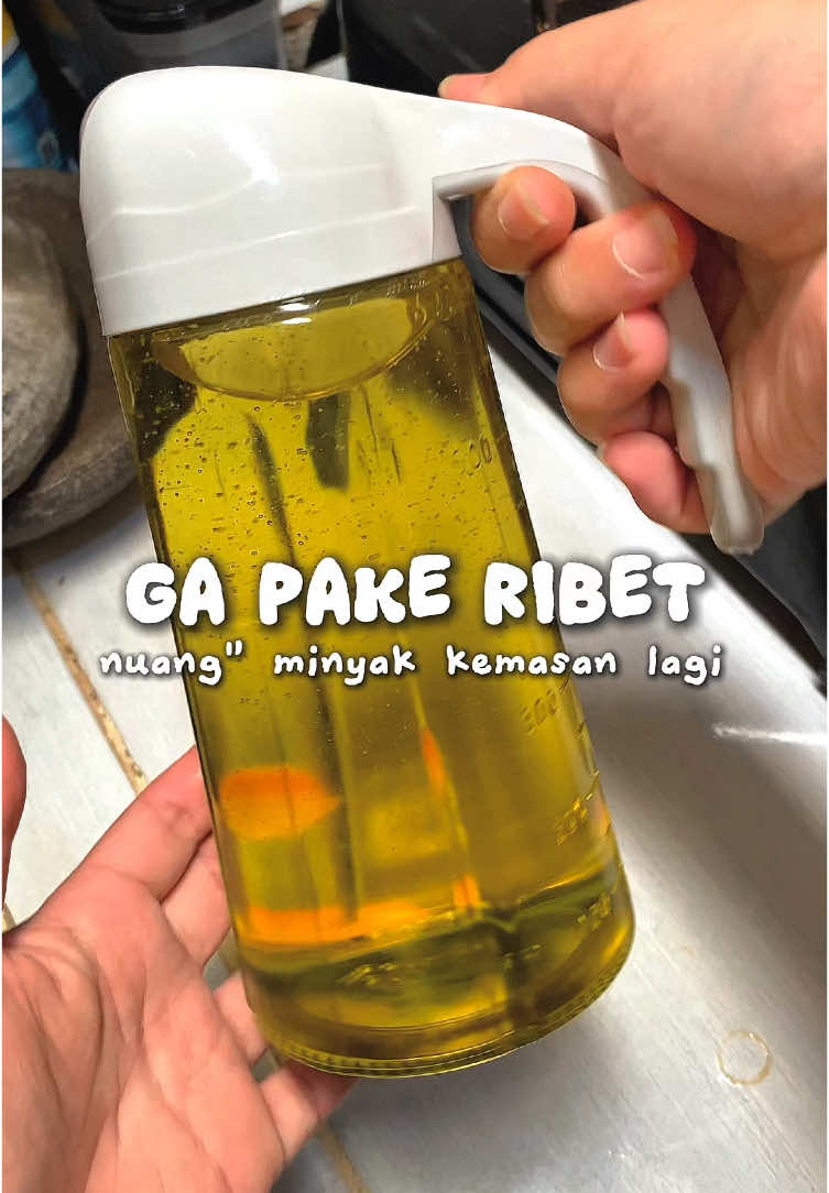 Anak kosan wajib punya botol minyak anti tumpah low budget ini 🥹 10 ribuan only, yuk keburu kehabisan 🫶🏻 #paydaysale #botolminyak #botolminyakgoreng #dapurminimalis #barangmurah #peralatandapur #murmerberkualitas #promotiktok #barangviral #perlengkapandapur #anakkosan #fyp #fypage #fyppppppppppppppppppppppp 