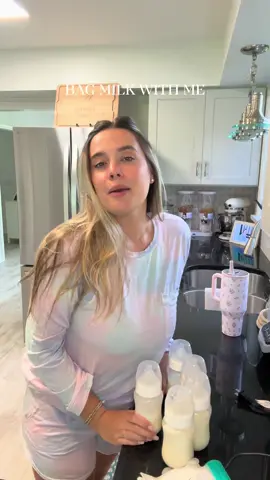 I swear every time I have to bag milk it’s when I’m the most tired 🥲 #baggingmilkagain #bagmilkwithme #baggingbreastmilk #exclusivelybreastfeeeding #pumpingmom 