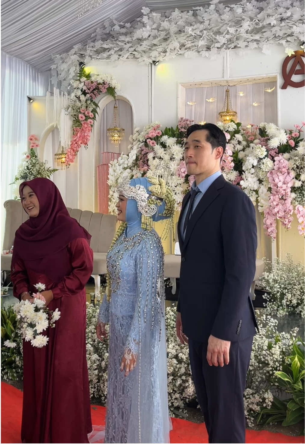 Saya ingin pegang tangan. Tapi tidak boleh. #internationalcouple #koreaindonesiacouple #korean #koreaindonesiacouple🇰🇷🇮🇩 #indonesiakoreacouple #korea #mixcouple #국제커플 