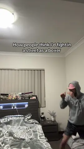 I sped it up on purpose before anyone comes at me #boxing #street #fighter #alhamdulillah 