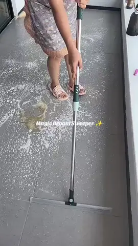 Grabeng taba ng utak ng nakaimbento ng magic broom sweeper na to 3 in 1 cleaner na!!😍✨ #magicbroom #magicbroomsweeper #broom #sweeper #dustcleaner 