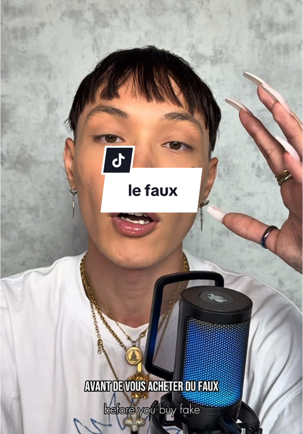 quand vous achetez du faux… vous l’achetez pourquoi, en fait ? pour ressembler à une élite que vous détestez ? ou pour créer un discours, un style, un message ? le faux peut être une arme. aujourd’hui, c’est devenu un mensonge. il est temps d’en reparler. #mode #fauxluxe #dapperdan #ghettofabulous #luxeetpouvoir #politiquevestimentaire #anticapitalismeesthetique #fashioncritique #fashiontiktok #streetculture #upcycling #contrefacon #modeconsciente #whatisluxury #luxepolitique #CapCut 