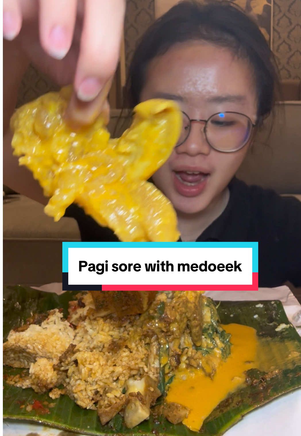Makan pagi sore pake @Medoeek 🤤🫵🏻 #peimukbang #nasipadang #medoeek 