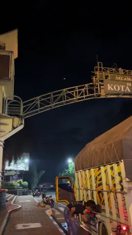 Sunda - jawa via jalur selatan 😉#promomakangajian #sopirlintasindonesia #titokhits #rebeccaconcept #sopirtruckindonesia🇮🇩 #ternosontek🤙 #ternosontek #ledistruck #pekerjakeras #kediri24jam 