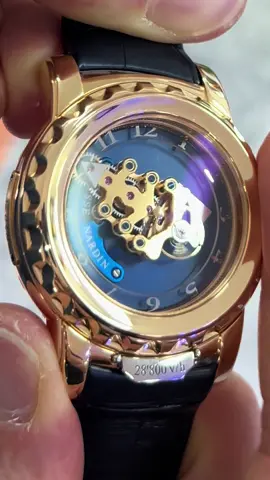 Ulysse Nardin Freak Gold  #ulyssenardin #hautehorlogerie #tourbillon #goldwatch 