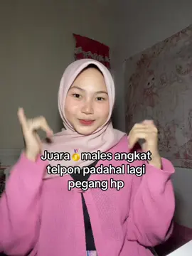 Tunggu sampe berenti trus chat “kenapa?”