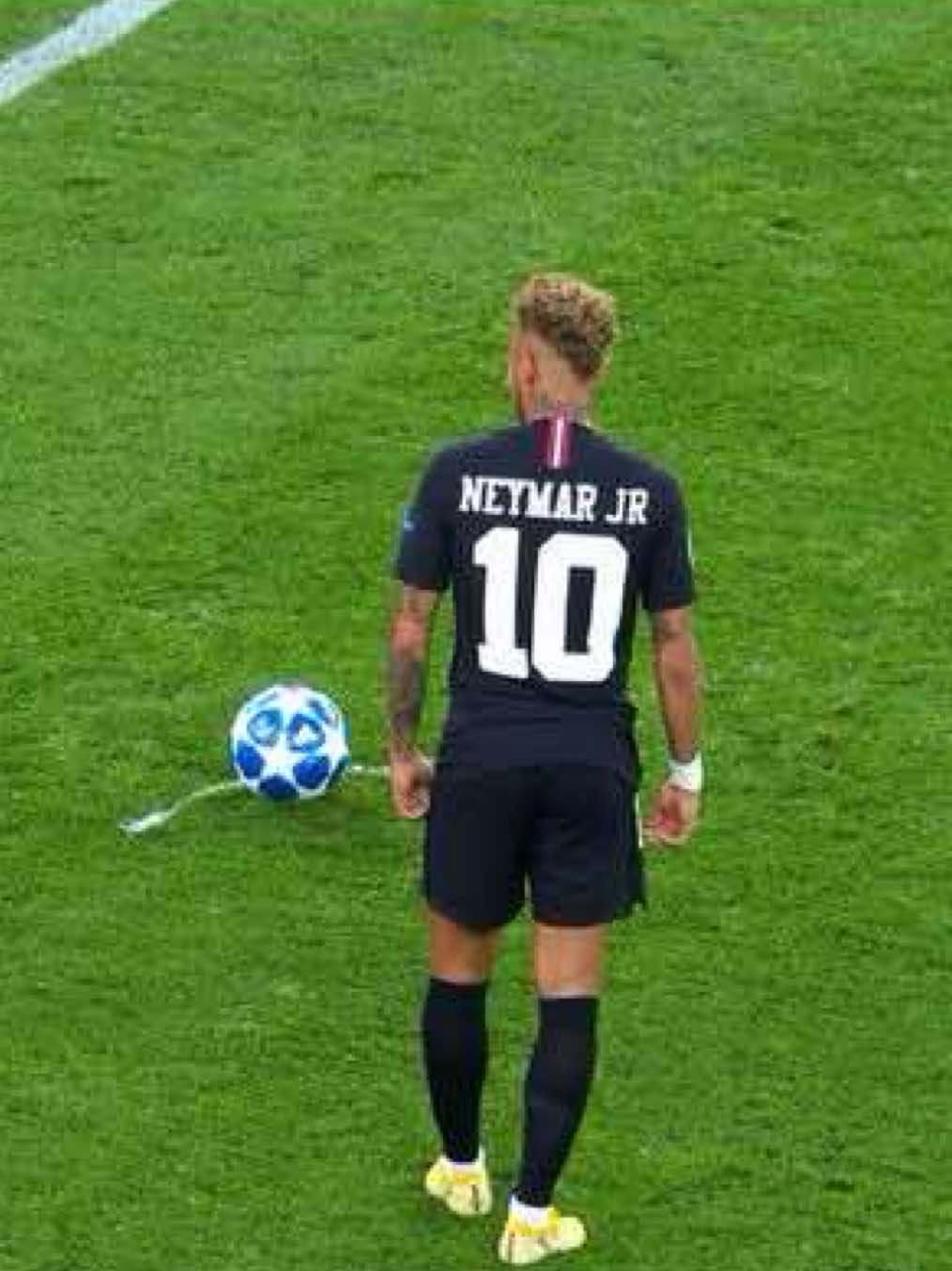 Prime Neymar vs Red Star💀. #neymar #neymarjr #neymaredits #neymarjr10 #neymarskills #barcelona #football #Soccer 