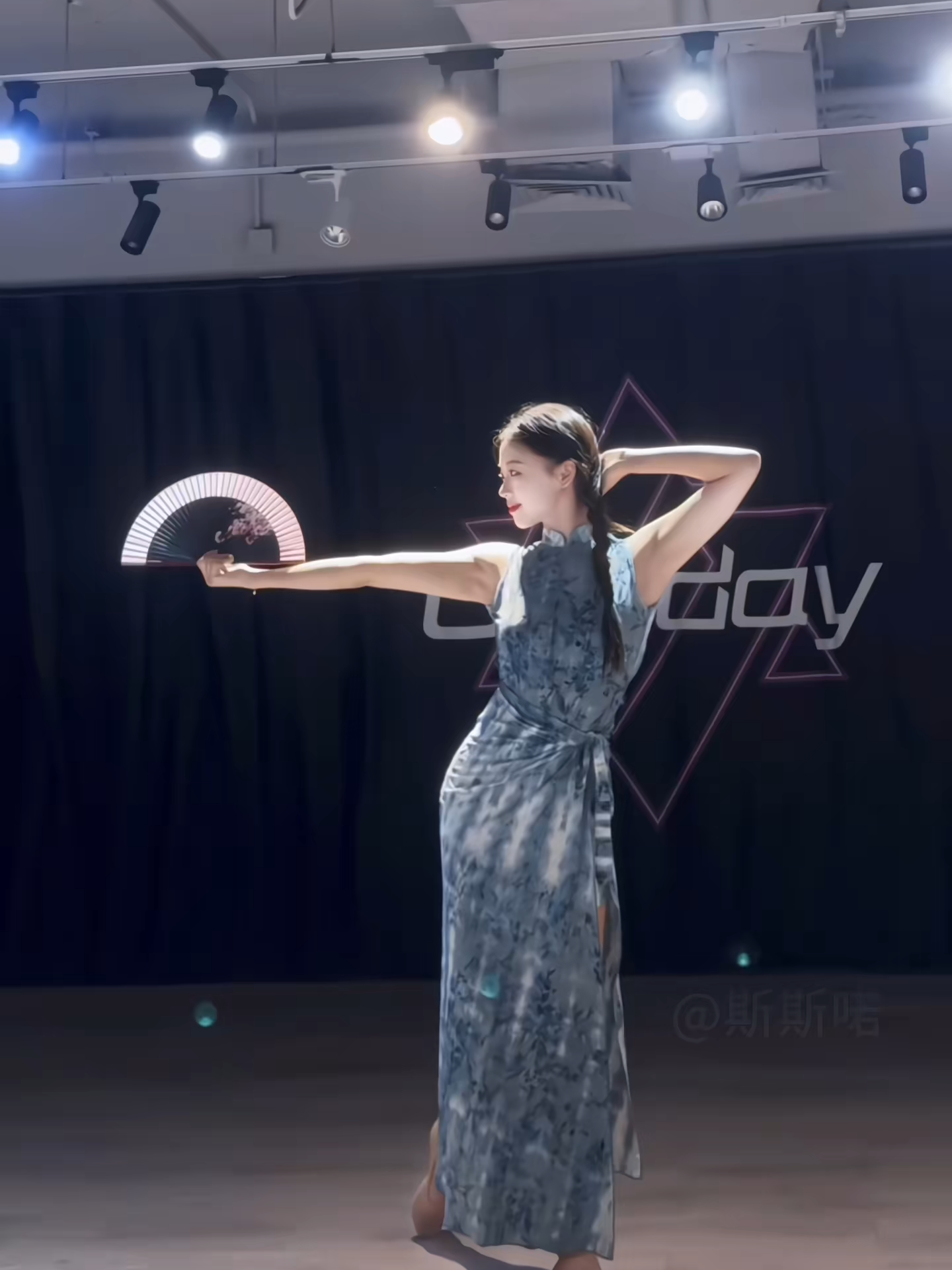 你发如雪 凄美了离别#国风爵士 #白小白编舞 #发如雪舞蹈 #翻跳 #东方美