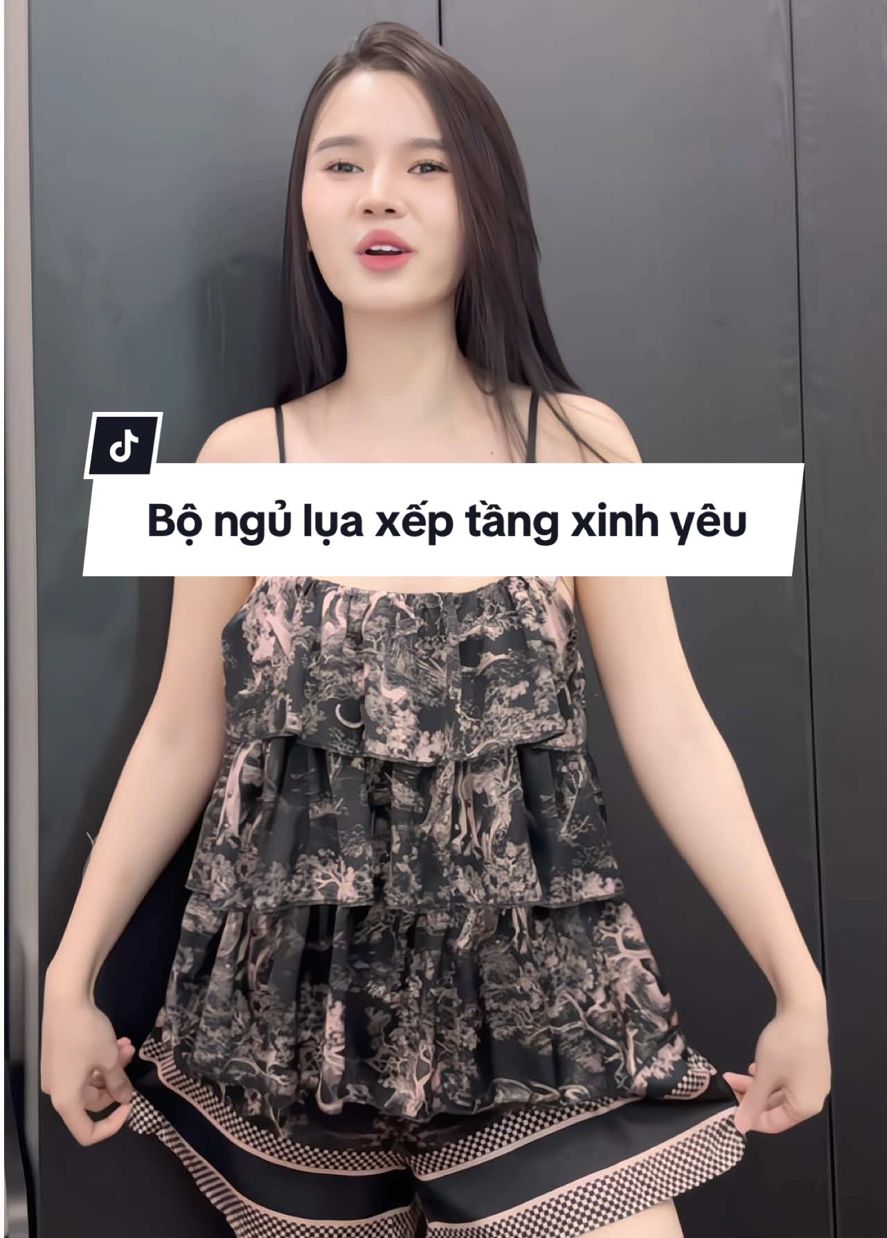 Bộ ngủ lụa xếp tầng xinh yêu mặc lên mê lắm ạ #thoitrang #thoitrangnu #bongu #bodongu #bodolua #setdongu #bolua #setlua #bodomacnha 